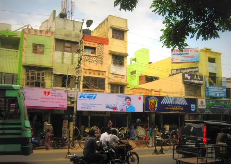 Simmakkal Busbays Advertising in Madurai – MeraHoarding