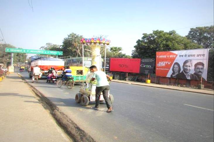 Hoardings Airportroad Advertising in Agra – MeraHoardings
